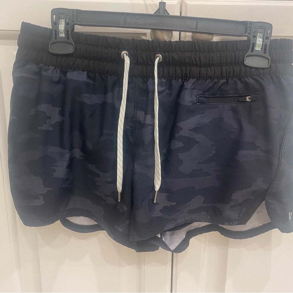 Vuori clementine shorts 2 1/2 inseam